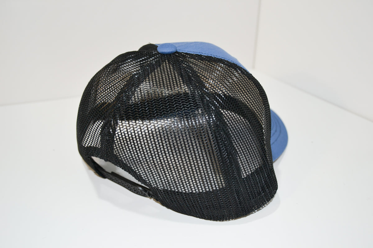 Gorra Woofh Trucker – Blue & Black Edition